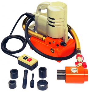 Portable hydraulic pump for sheet metal punching machine